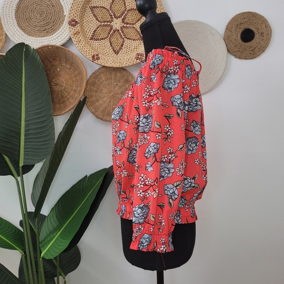 Flowers print off shoulder top- Medium - Picture 4 of 7